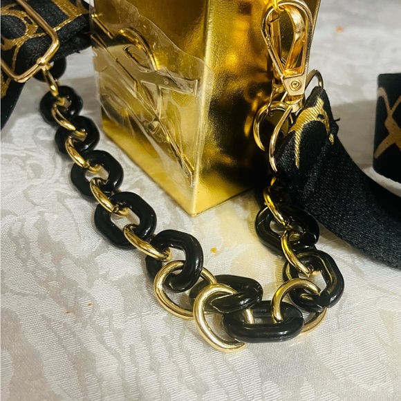 YSL crossbody bag 🔥🔥🔥 - Picture 5 of 8